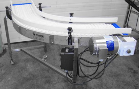 90 deg packaging outfeed | Specialty 80 deg packaging conveyor with transfer infeed/outfeed rollers